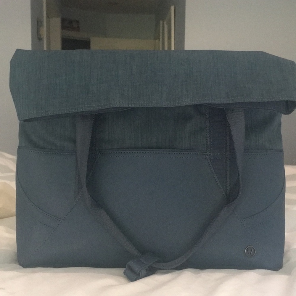 Lululemon Throw &Go Tote